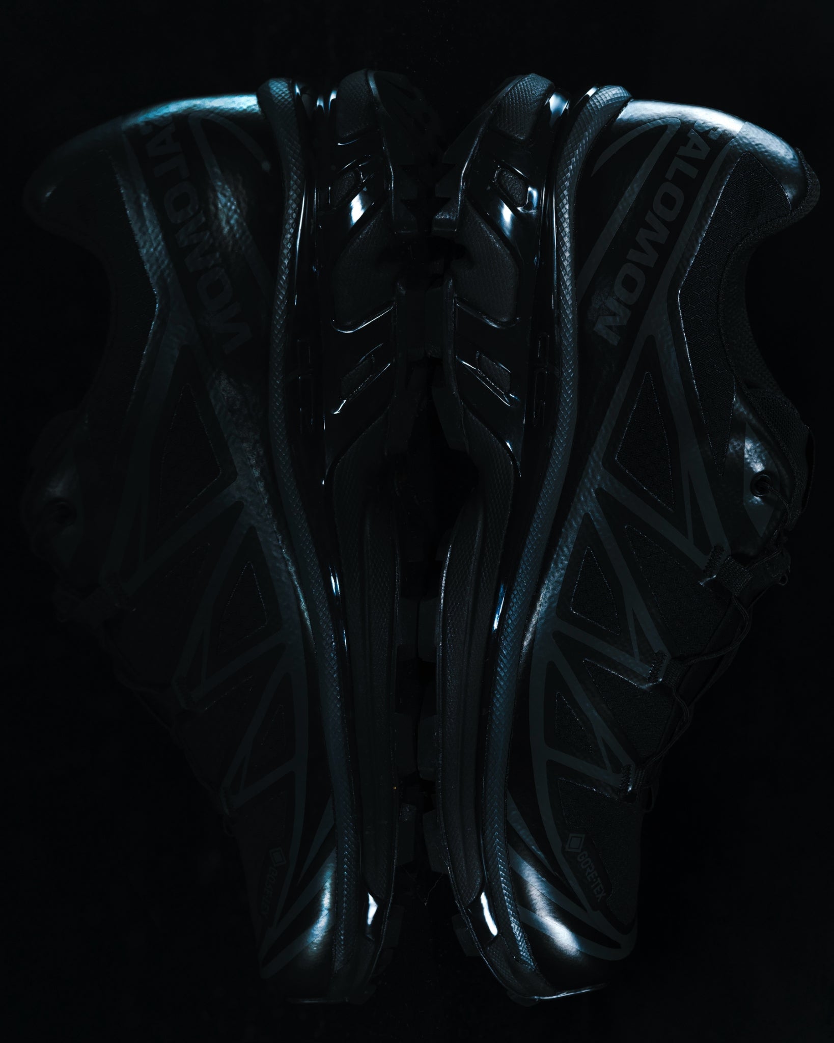 9月4日(金)発売 SALOMON XT-6 GTX "BLACKED OUT"