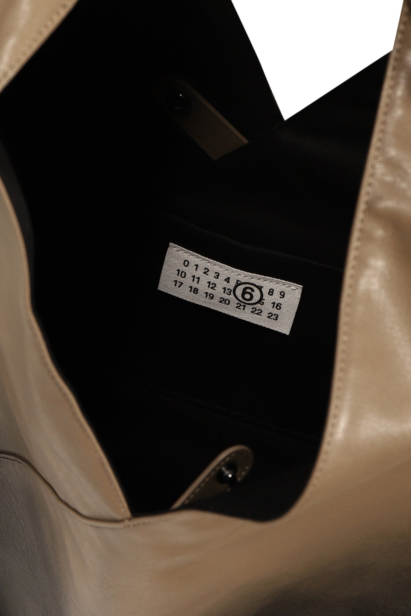 CLASSIC JAPANESE HANDBAG / EARTH CON SPRUZZATURA NERA OPACA