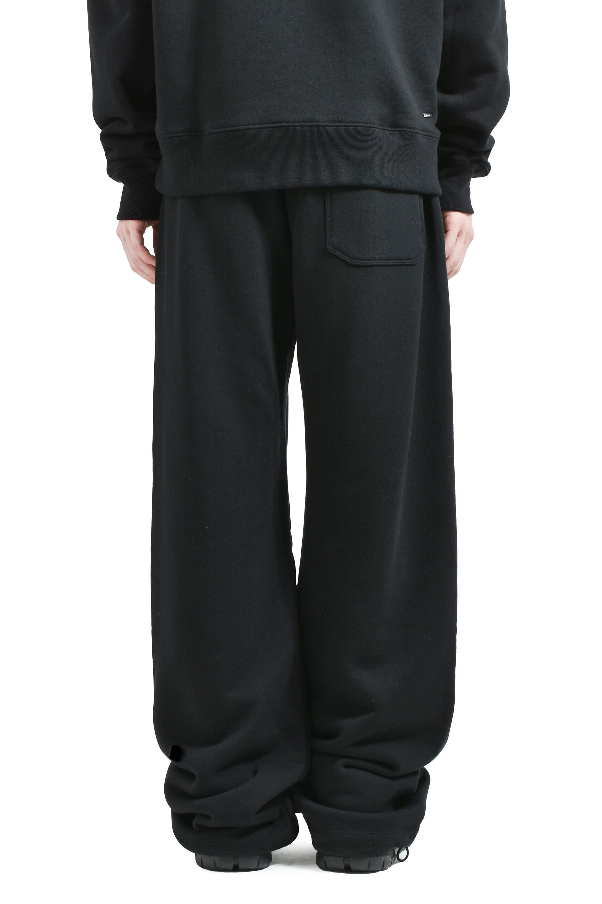 MA CORE LOGO SWEATPANT / BLK
