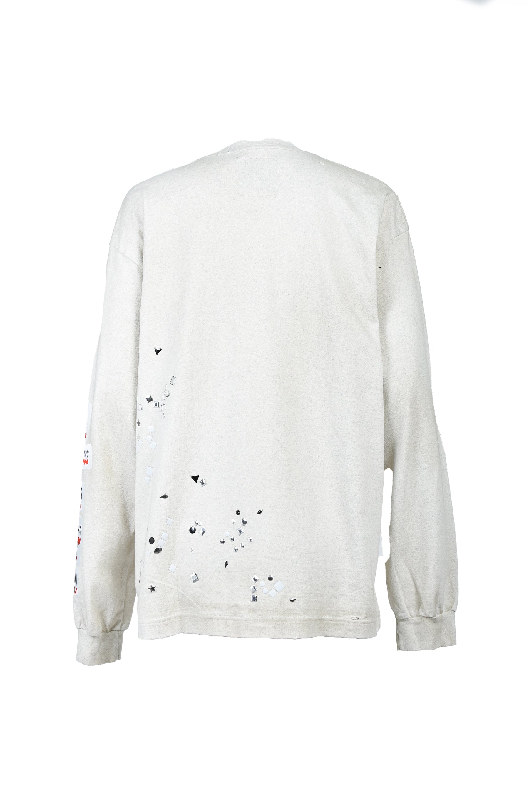 EMBELLISHED STICKER LONG SLEEVES TEE / WHT