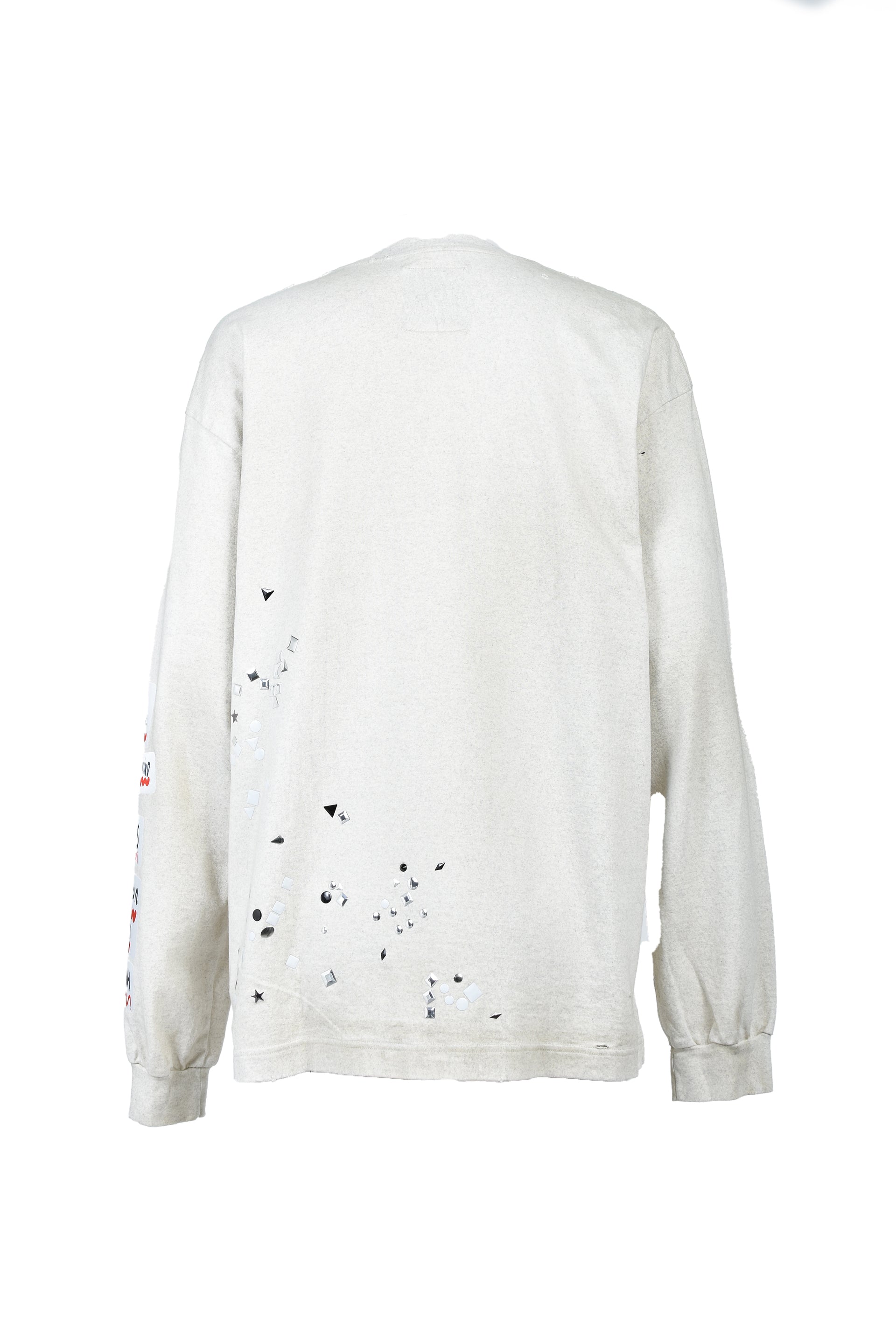 EMBELLISHED STICKER LONG SLEEVES TEE / WHT