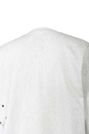 EMBELLISHED STICKER LONG SLEEVES TEE / WHT