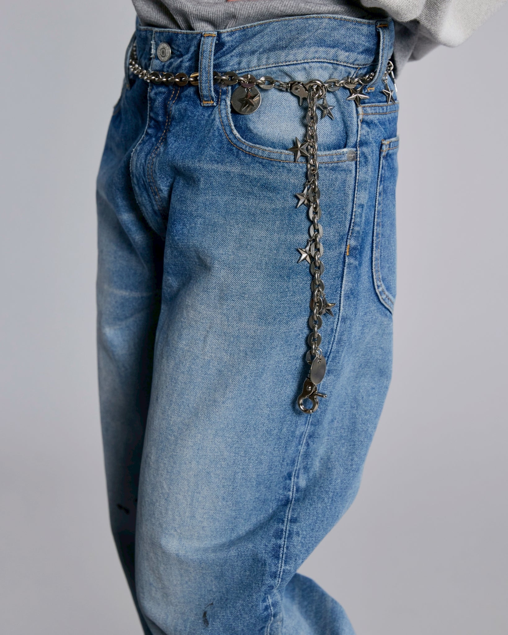 On sale from Saturday, November 29th  MASU  SHOOTING STAR CHAIN ​​STRAP