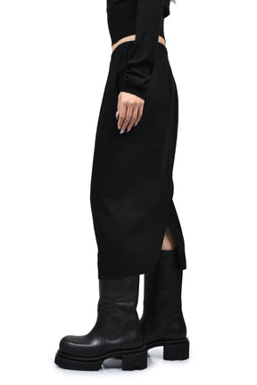 ZIPPED SHORT PILLAR / BLK