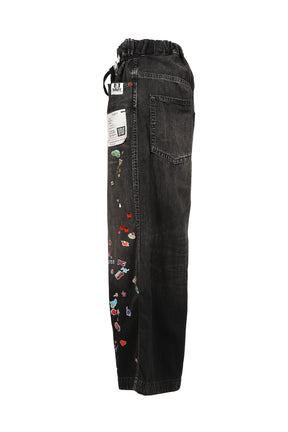 DENIM HUGE DETAIL PANTS W KIDS STICKER / BLK
