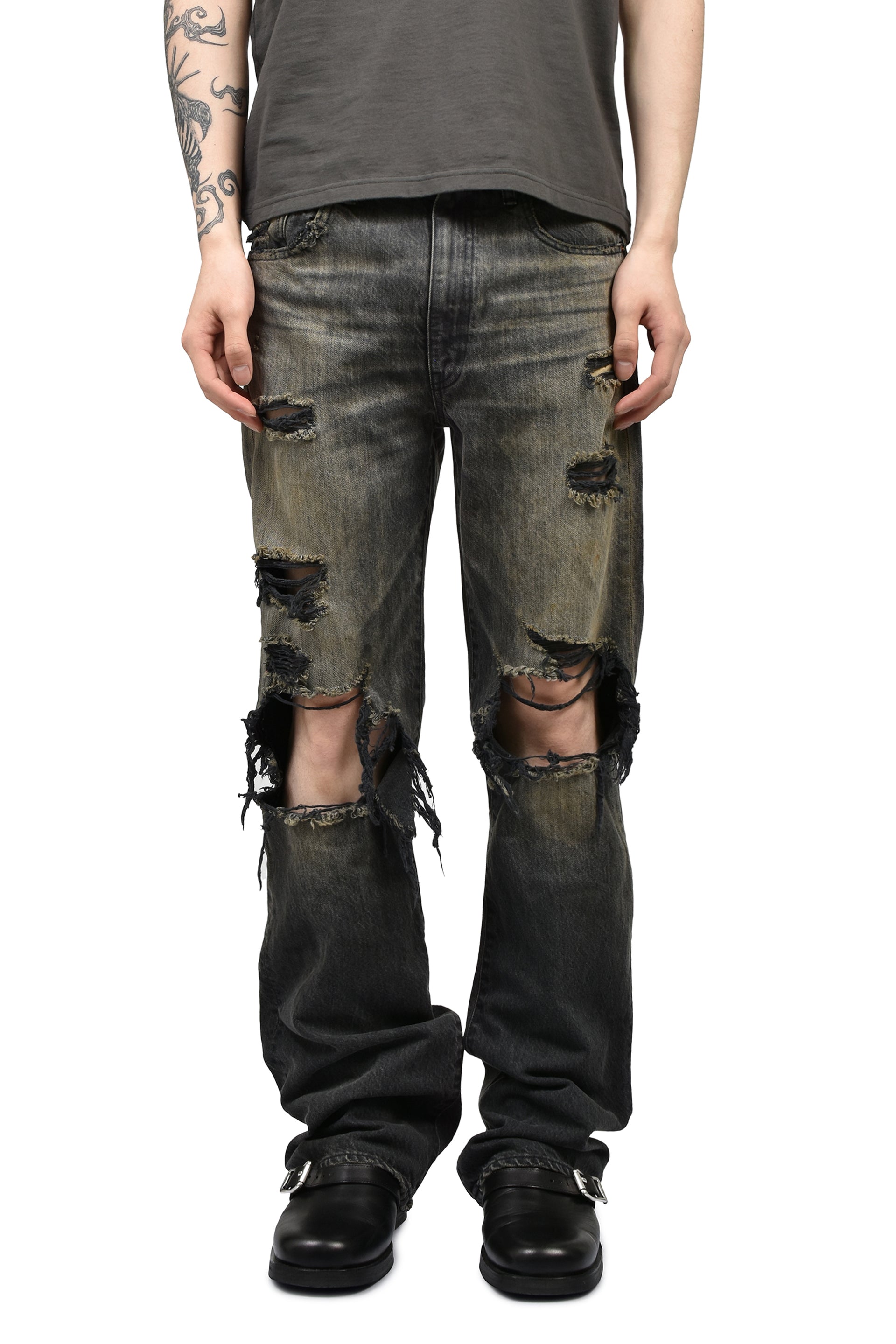 DISTRESSED SLIM BOOTCUT JEANS / BLK