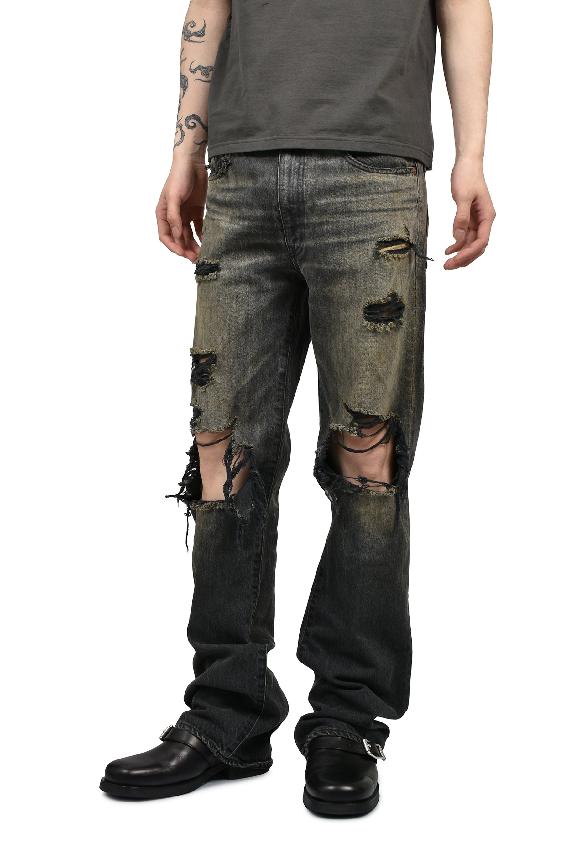 DISTRESSED SLIM BOOTCUT JEANS / BLK