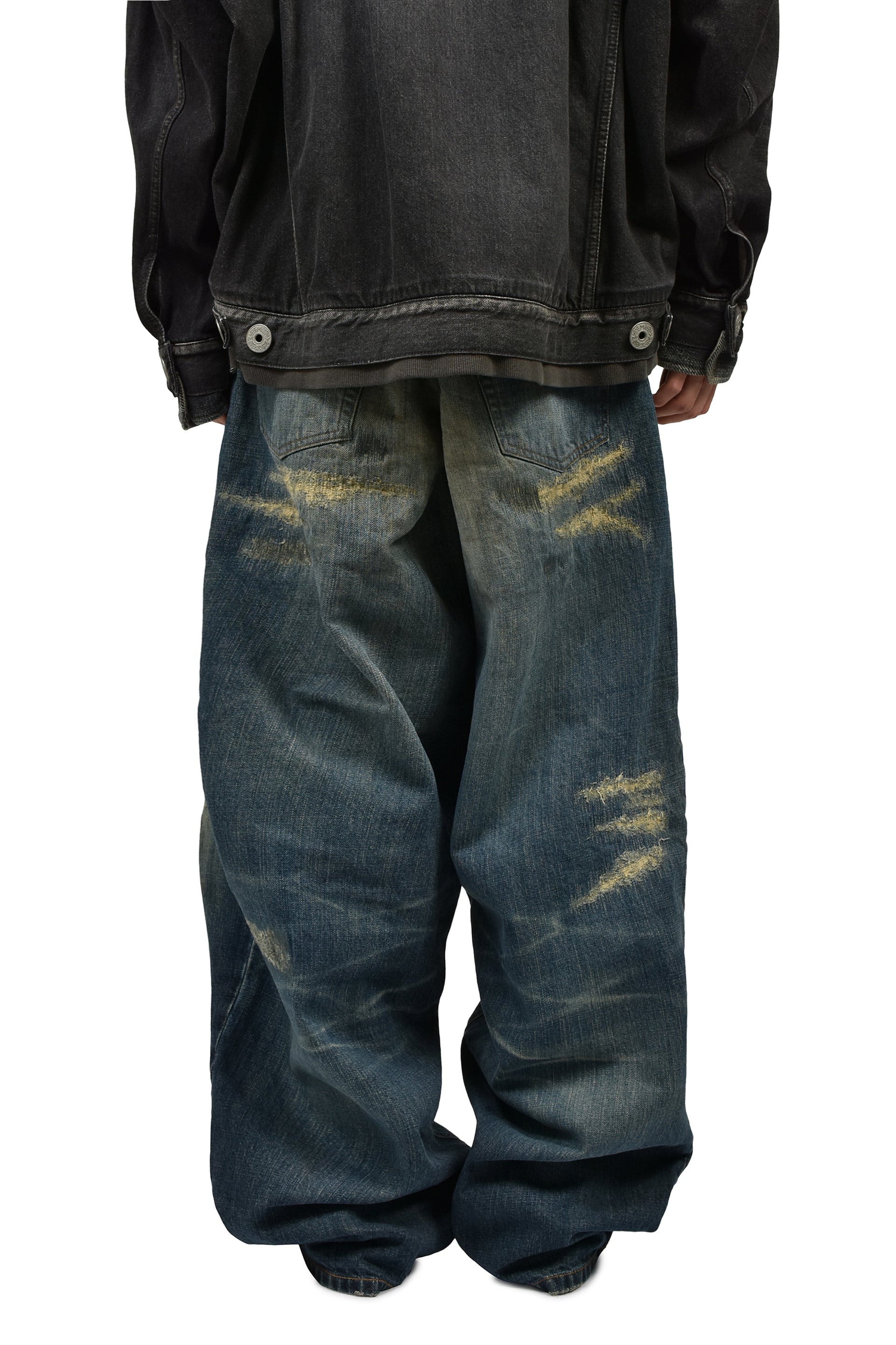 SUPER BAGGY REPAIRED JEANS / IND