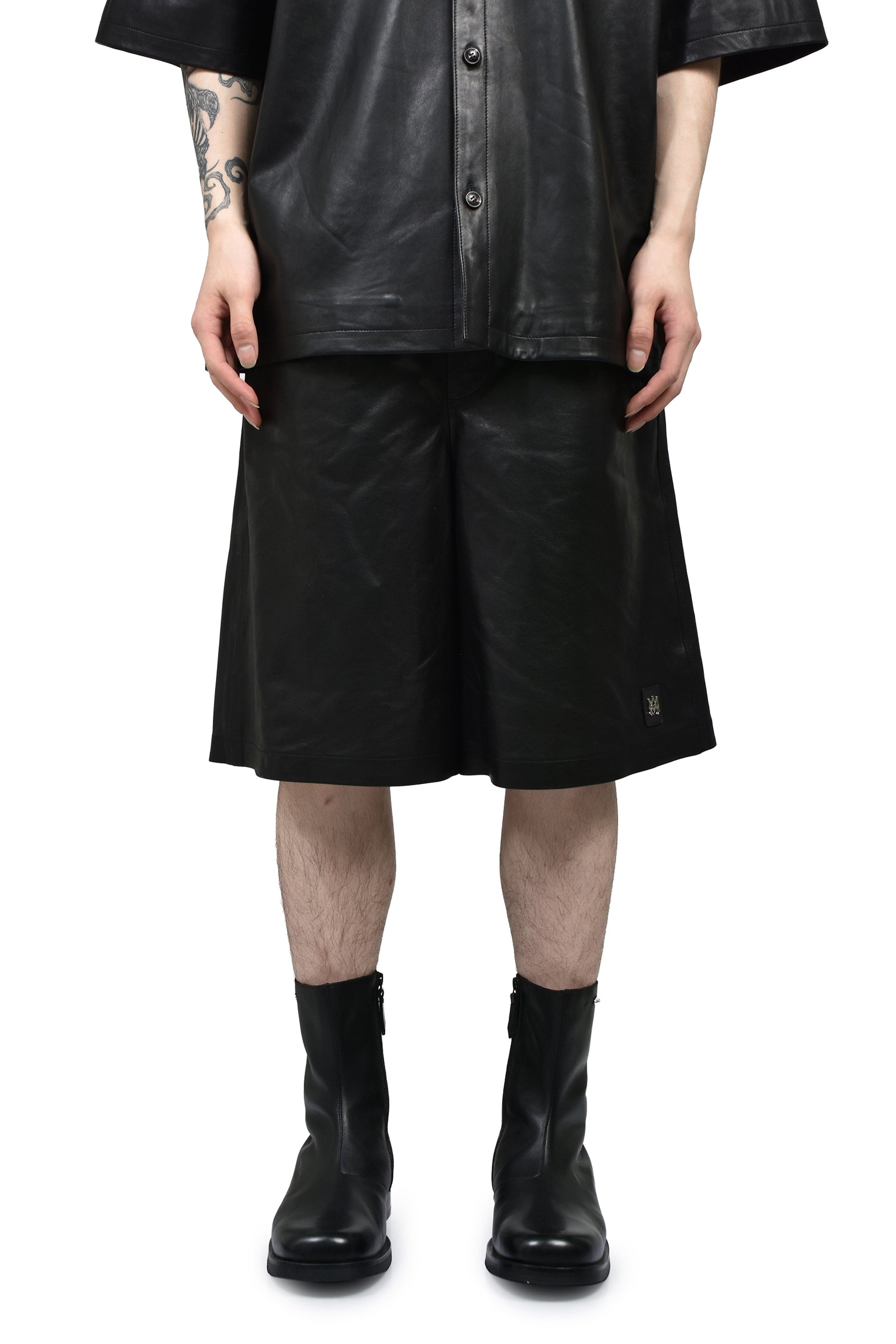 LEATHER MA OVERSIZED SHORT / BLK