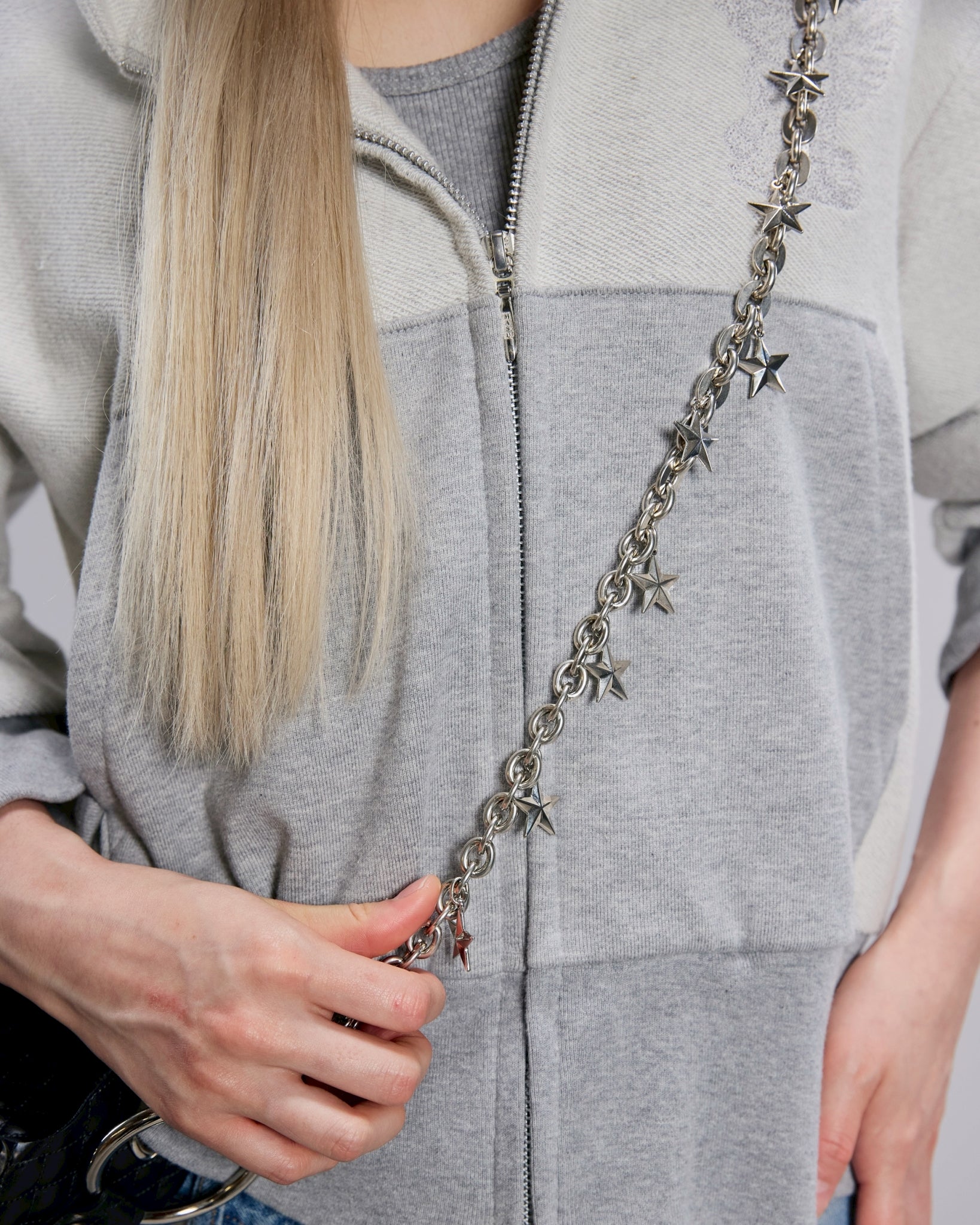 On sale from Saturday, November 29th  MASU  SHOOTING STAR CHAIN ​​STRAP