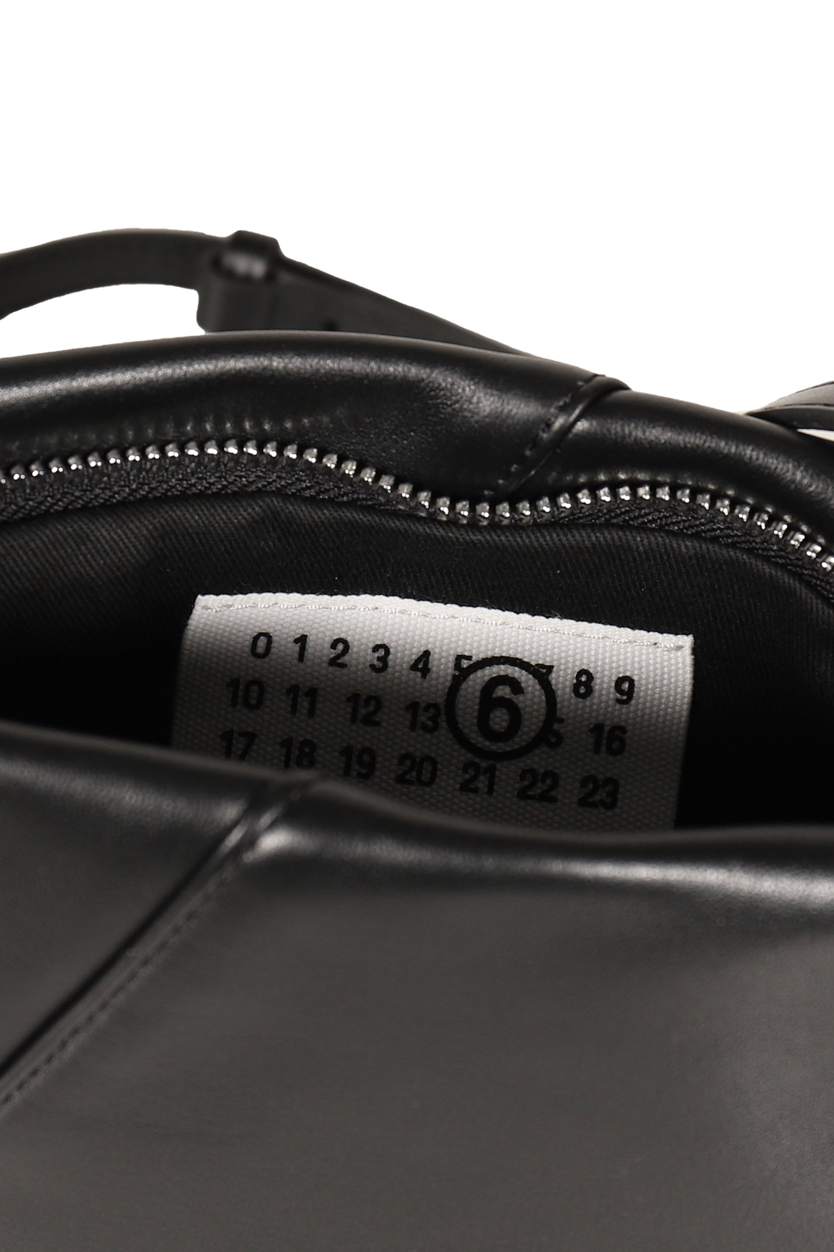 FOLDED J SHOULDER BAG / BLK