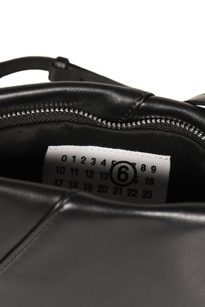 FOLDED J SHOULDER BAG / BLK