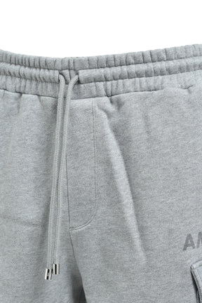 AMIRI STENCIL CARGO SHORT / GRY