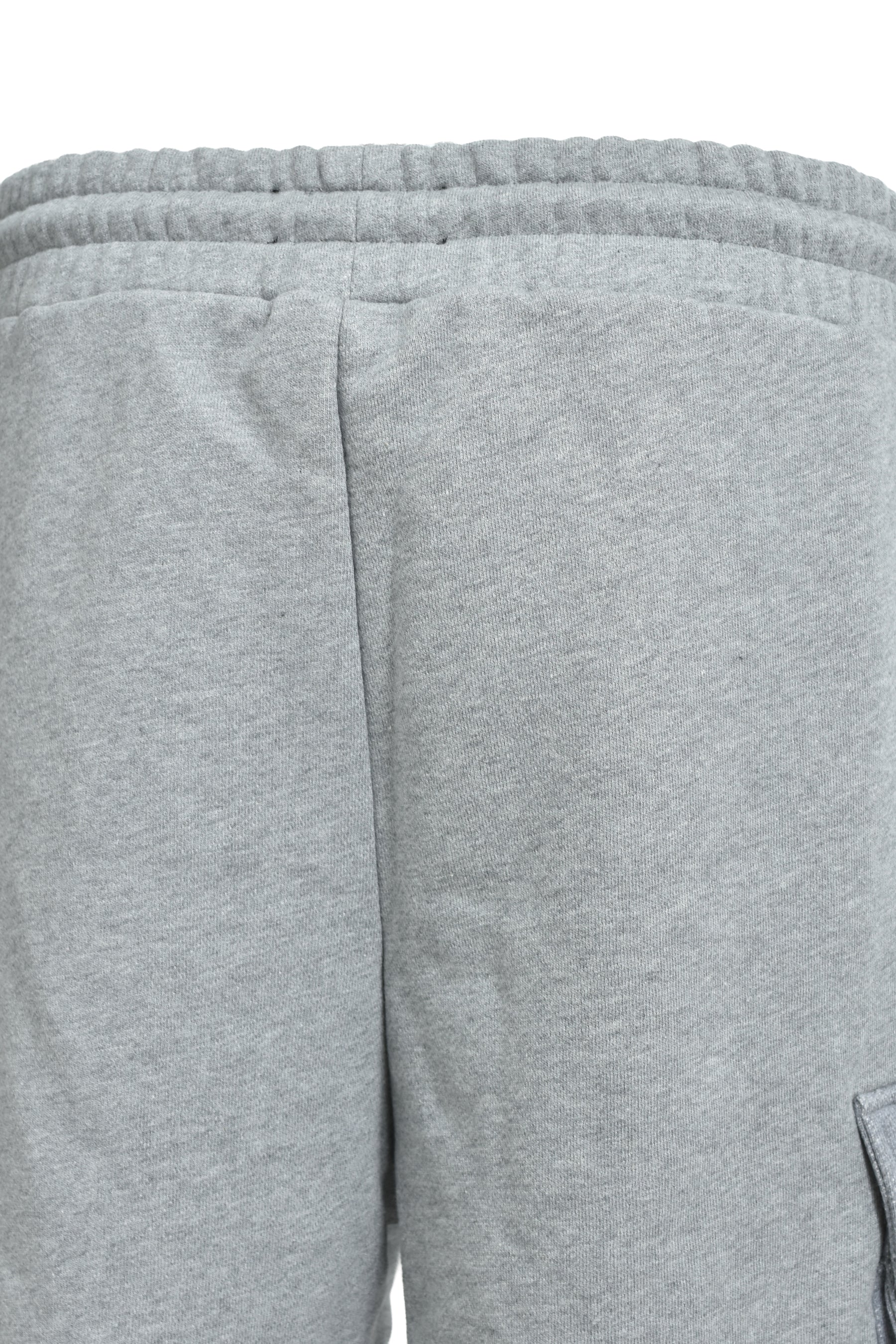 AMIRI STENCIL CARGO SHORT / GRY