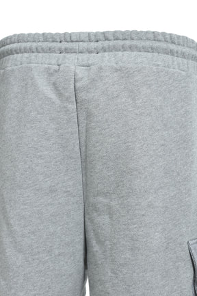 AMIRI STENCIL CARGO SHORT / GRY