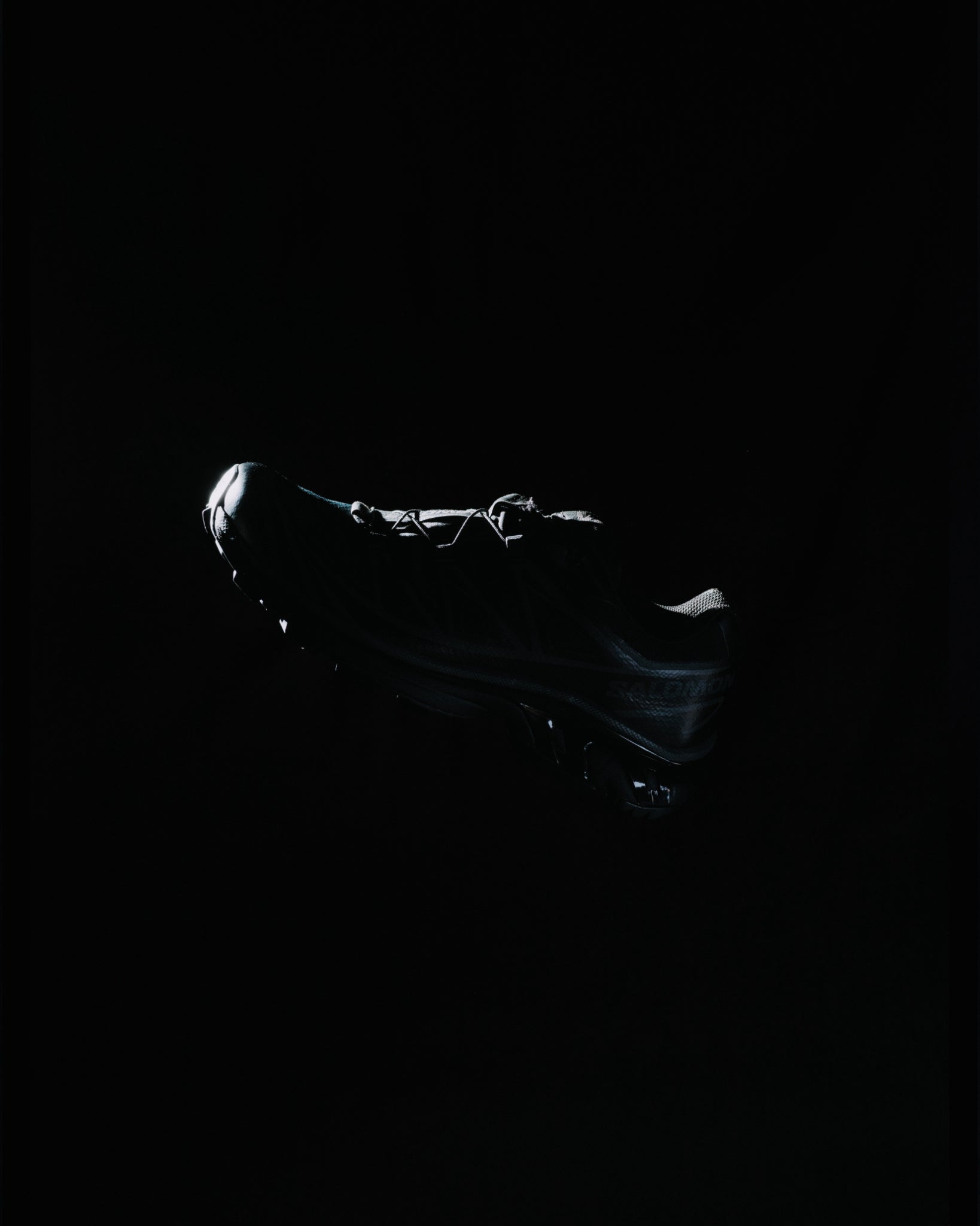 9月4日(金)発売 SALOMON XT-6 GTX "BLACKED OUT"
