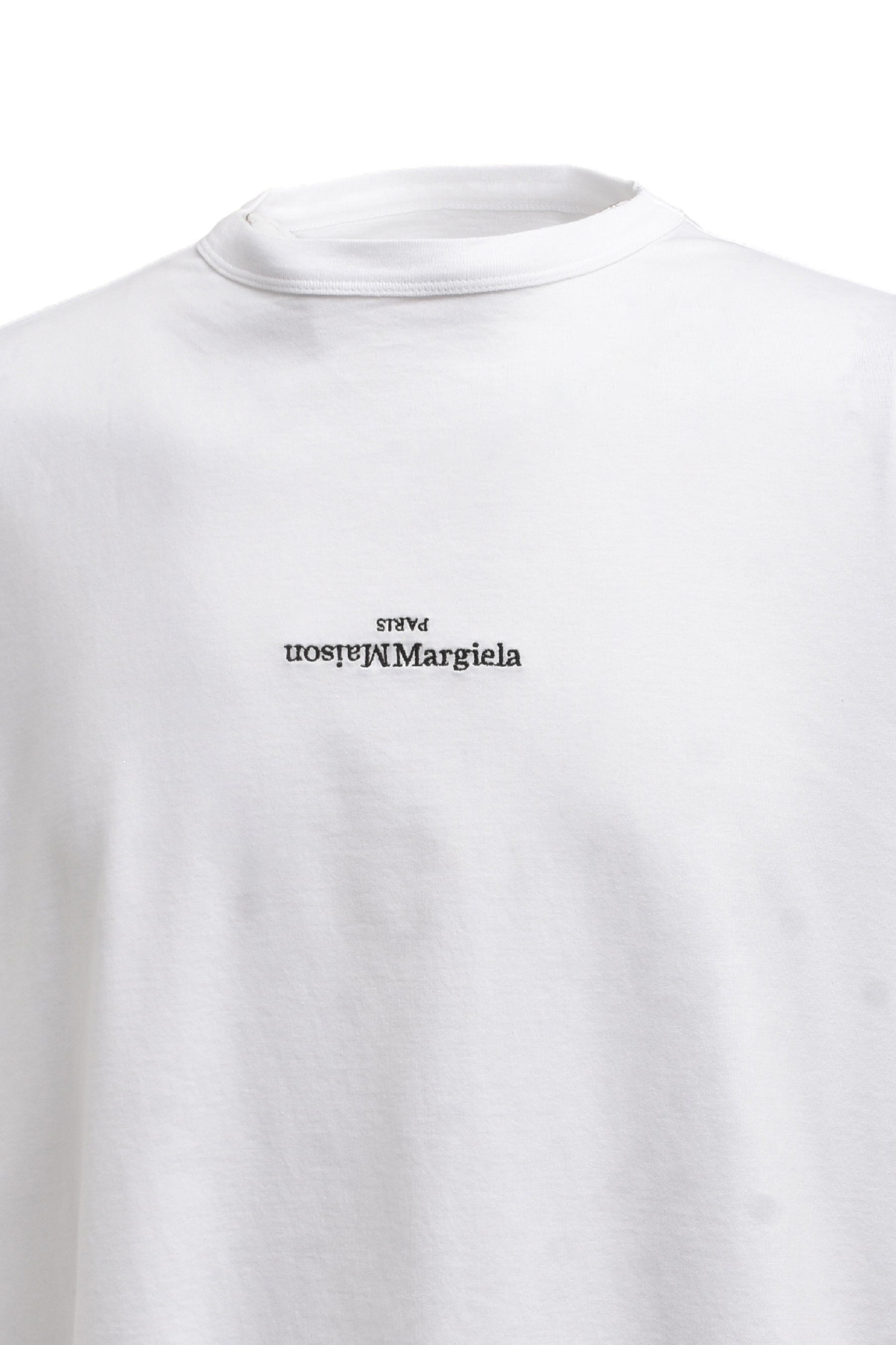 T-SHIRT / WHT BLK EMBROIDERY