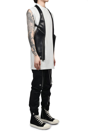 TEMPLE BAUHAUS VEST / BLK