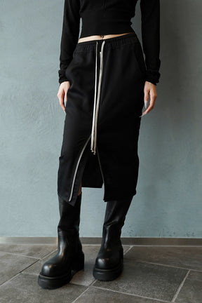 ZIPPED SHORT PILLAR / BLK