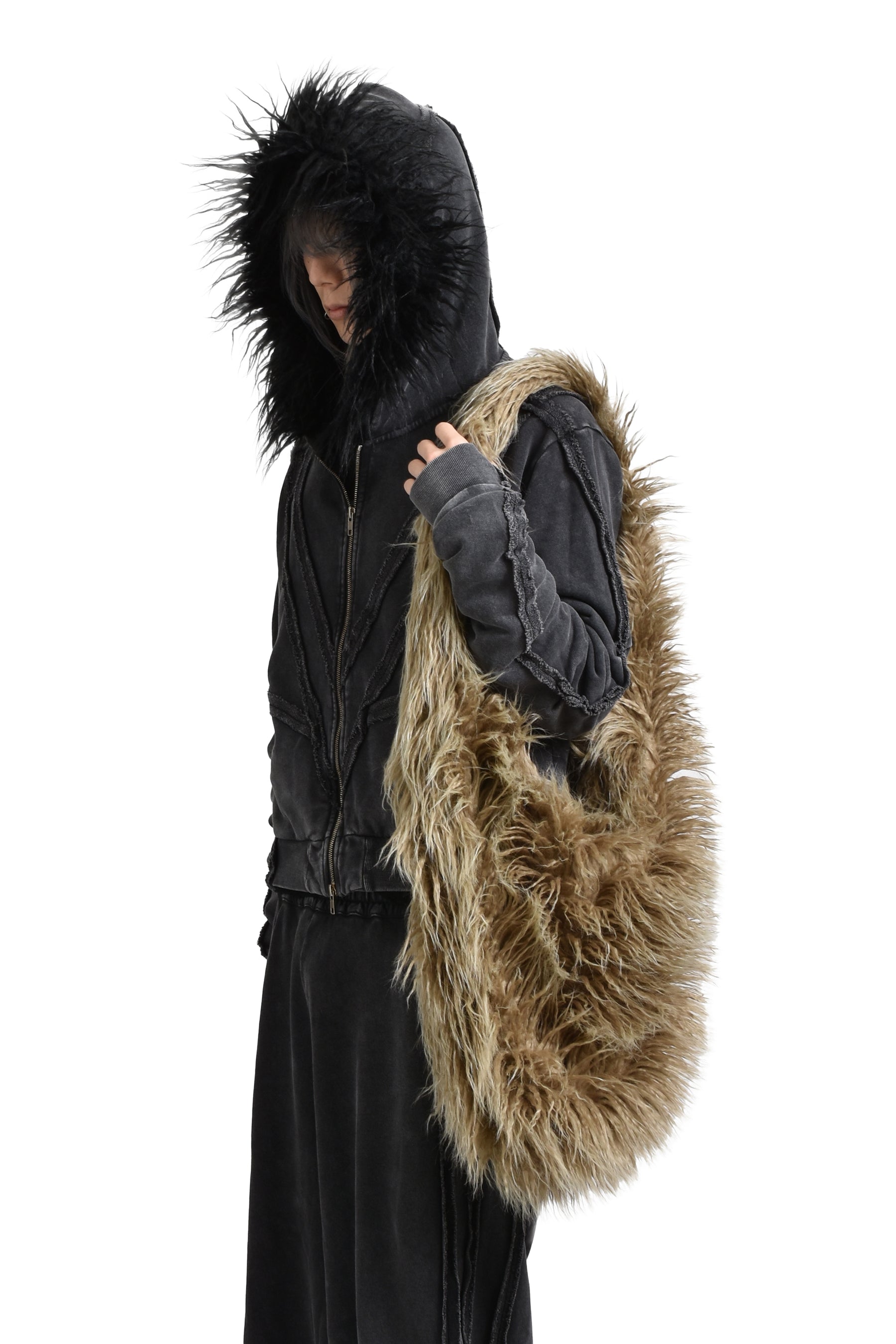 HAIRY FUR OVERSIZED SHOULDER BAG / SAND