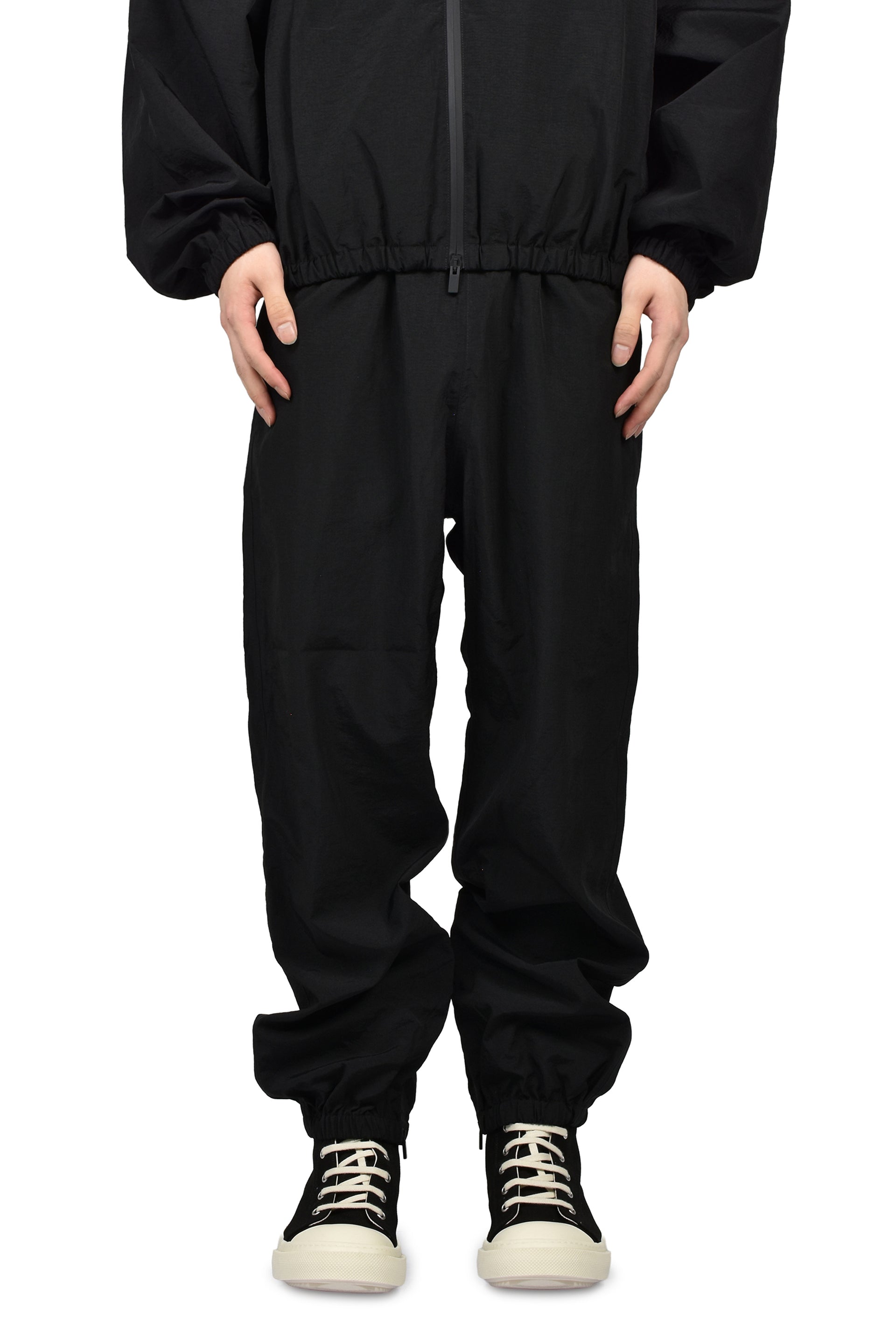 TECH TRACK PANTS / BLK
