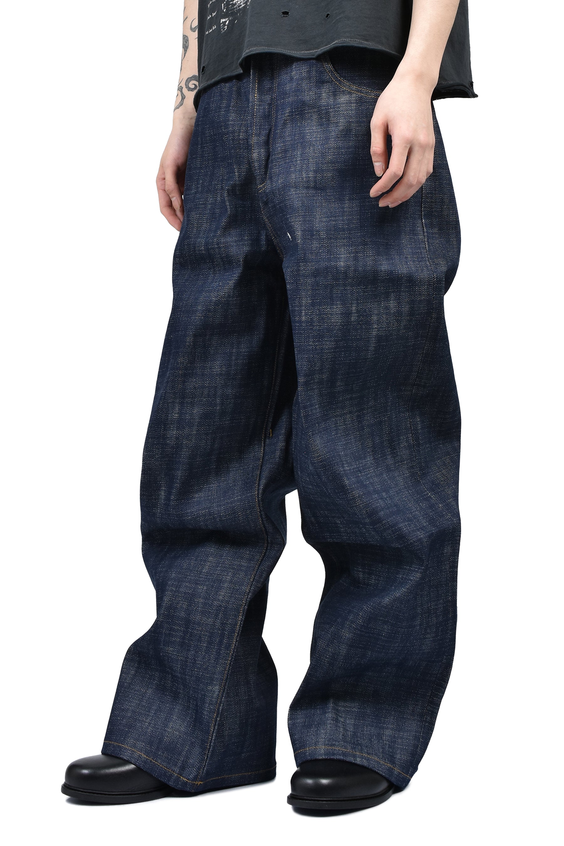 HEAVY STRUCTURED RAW DENIM / IND 