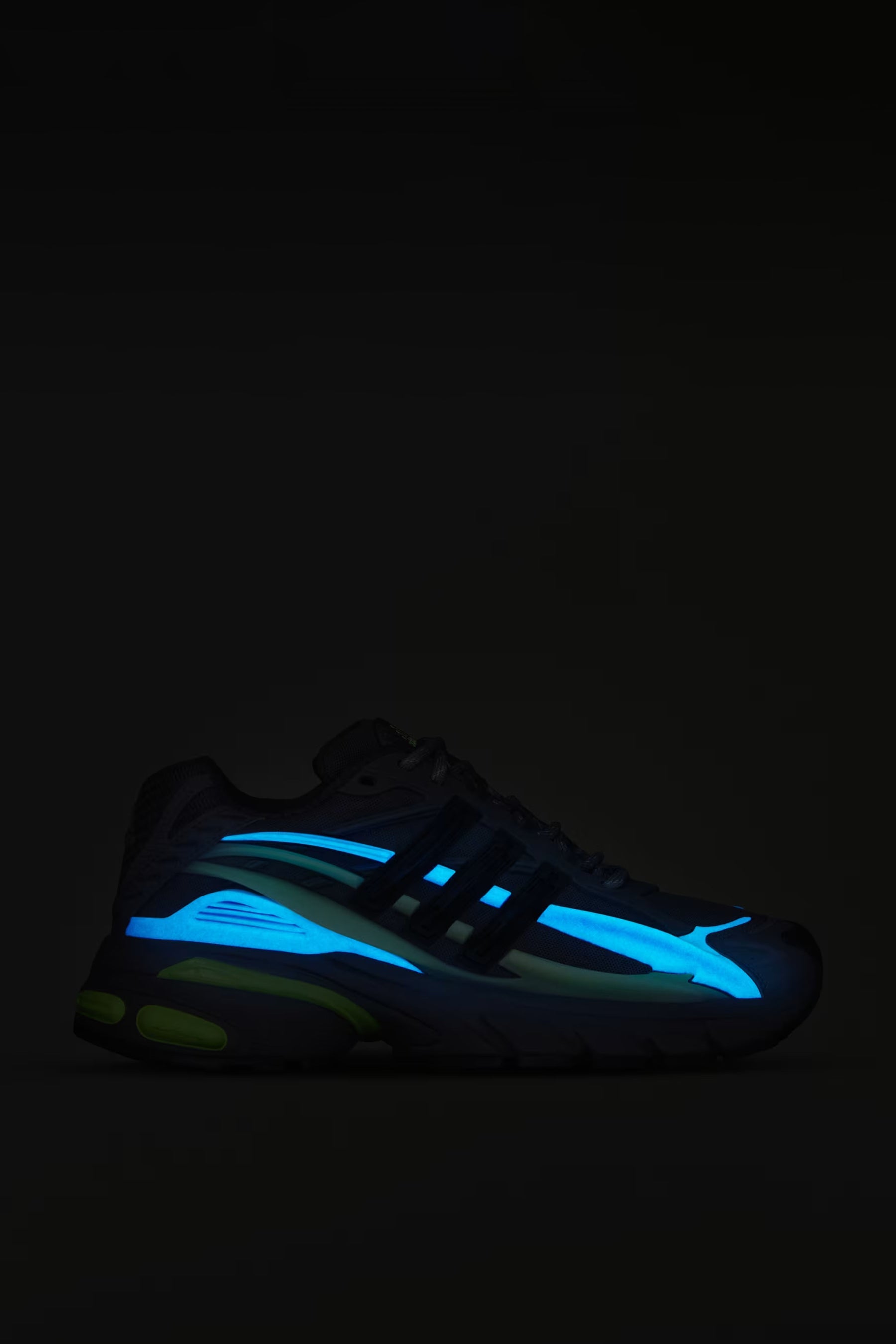 PW ADISTAR JELLYFISH / ONIX/AURORA ONIX/BLK