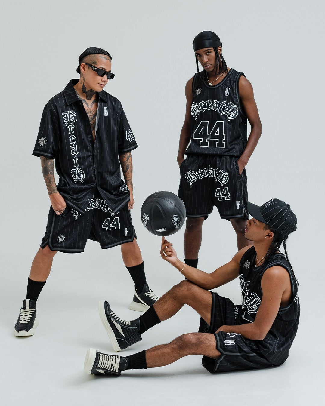 9月21日発売開始<br>BREATH × Mitchell&Ness<br>COLLABORATION<br>SECOND ROUND.