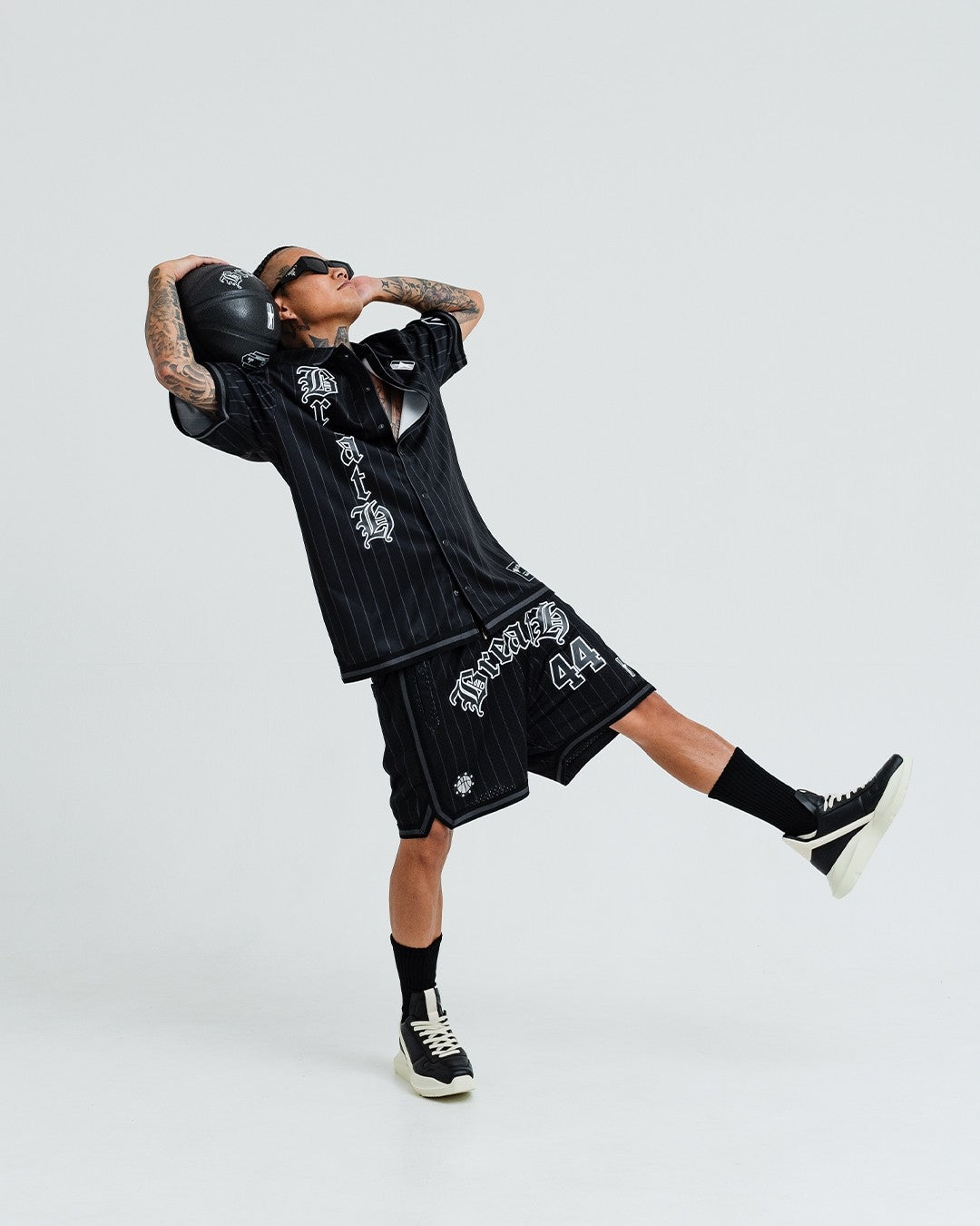 9月21日発売開始<br>BREATH × Mitchell&Ness<br>COLLABORATION<br>SECOND ROUND.