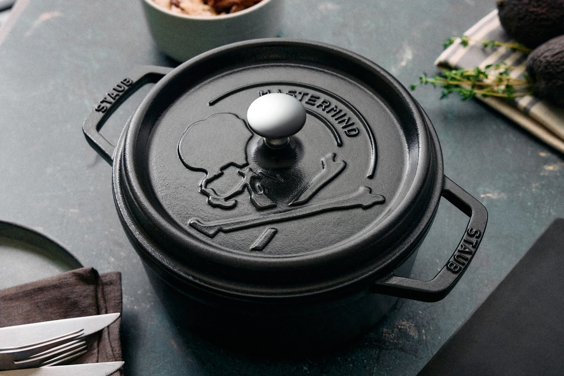 MASTERMIND WORLD × STAUB<br>COLLABORATION