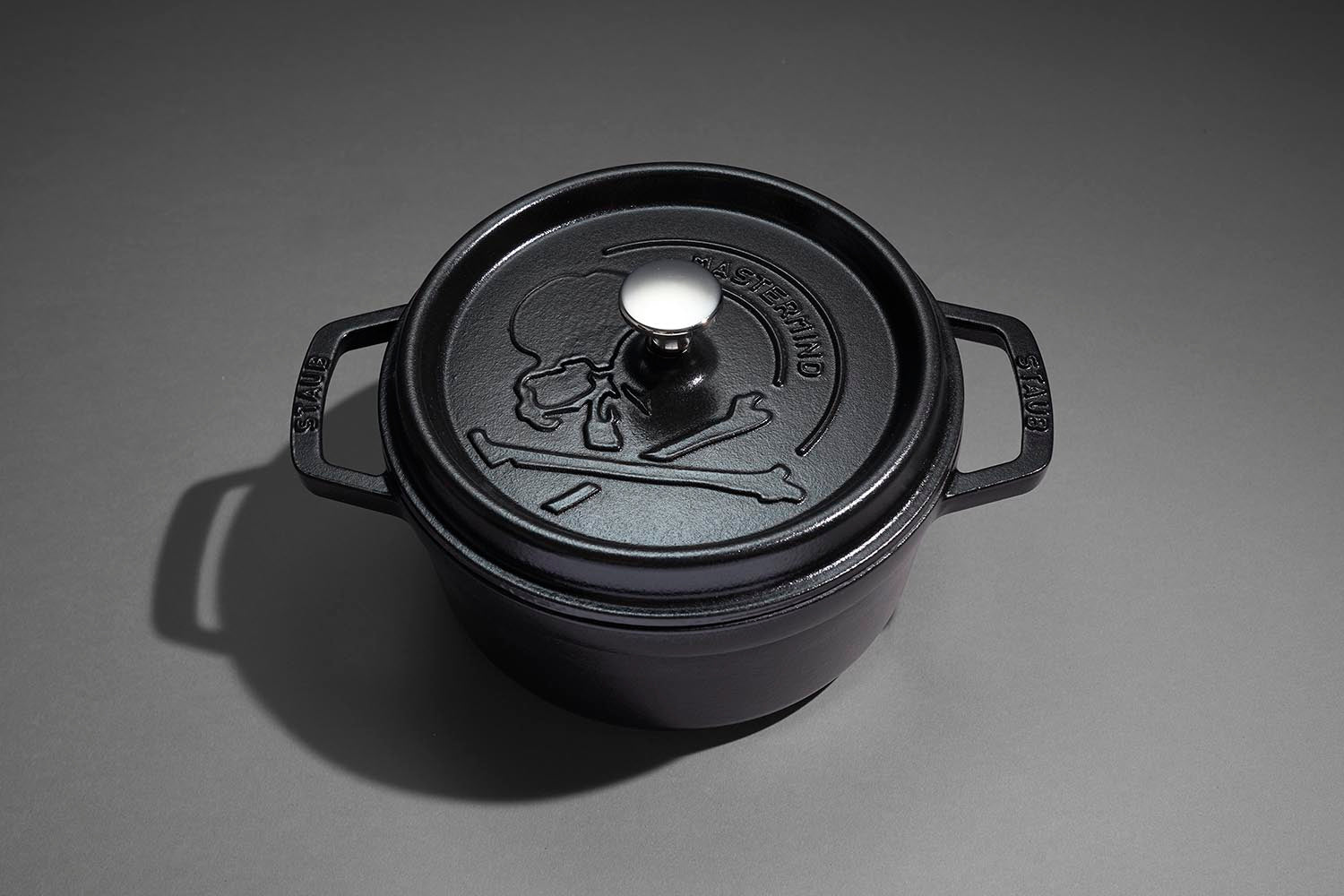 MASTERMIND WORLD × STAUB<br>COLLABORATION