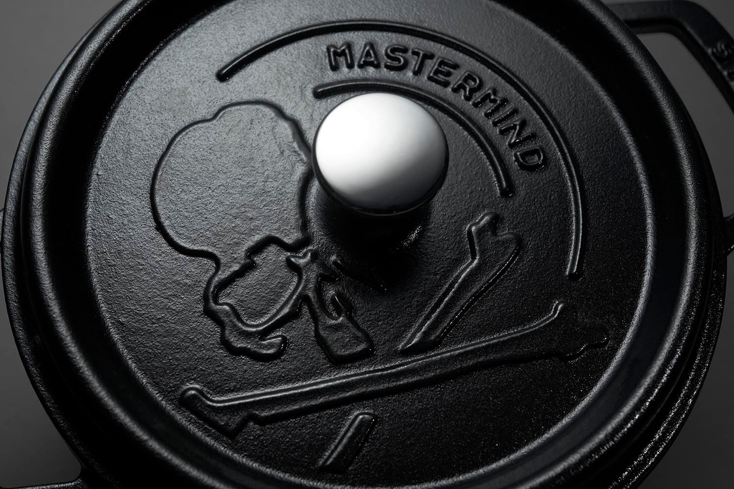 MASTERMIND WORLD × STAUB<br>COLLABORATION