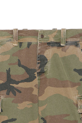 STUDDED MILITARY CARGO SHORTS / CAMO