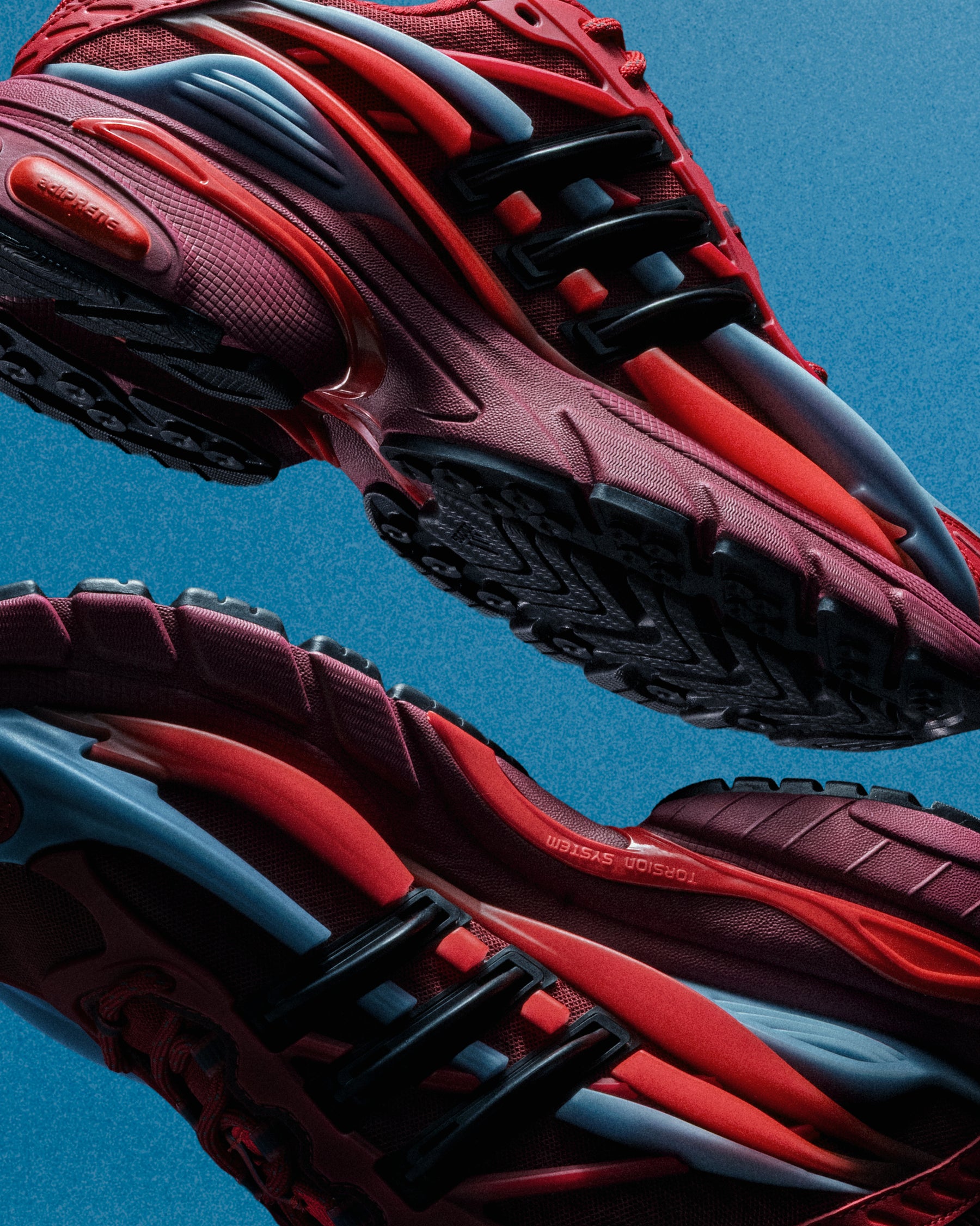 10月24日(土)発売 adidas Originals × Pharrell Williams VIRGINIA ADISTAR JELLYFISH "RED" / "STORM"