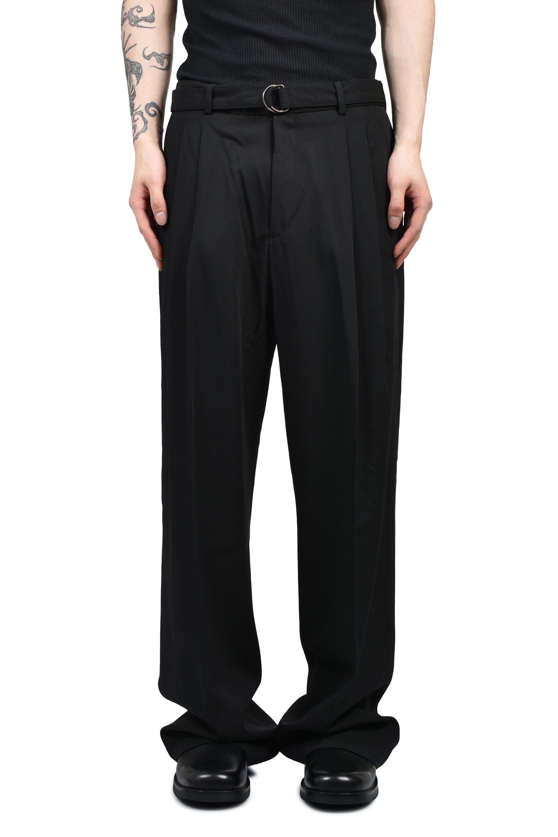 OMARI DOUBLE PLEATED TROUSERS / BLK