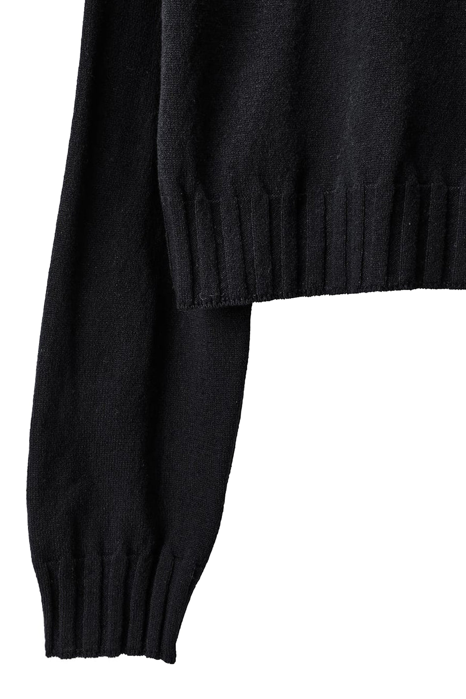 LAMBS WOOL CROPPED TURTLENECK SWEATER. / BLK