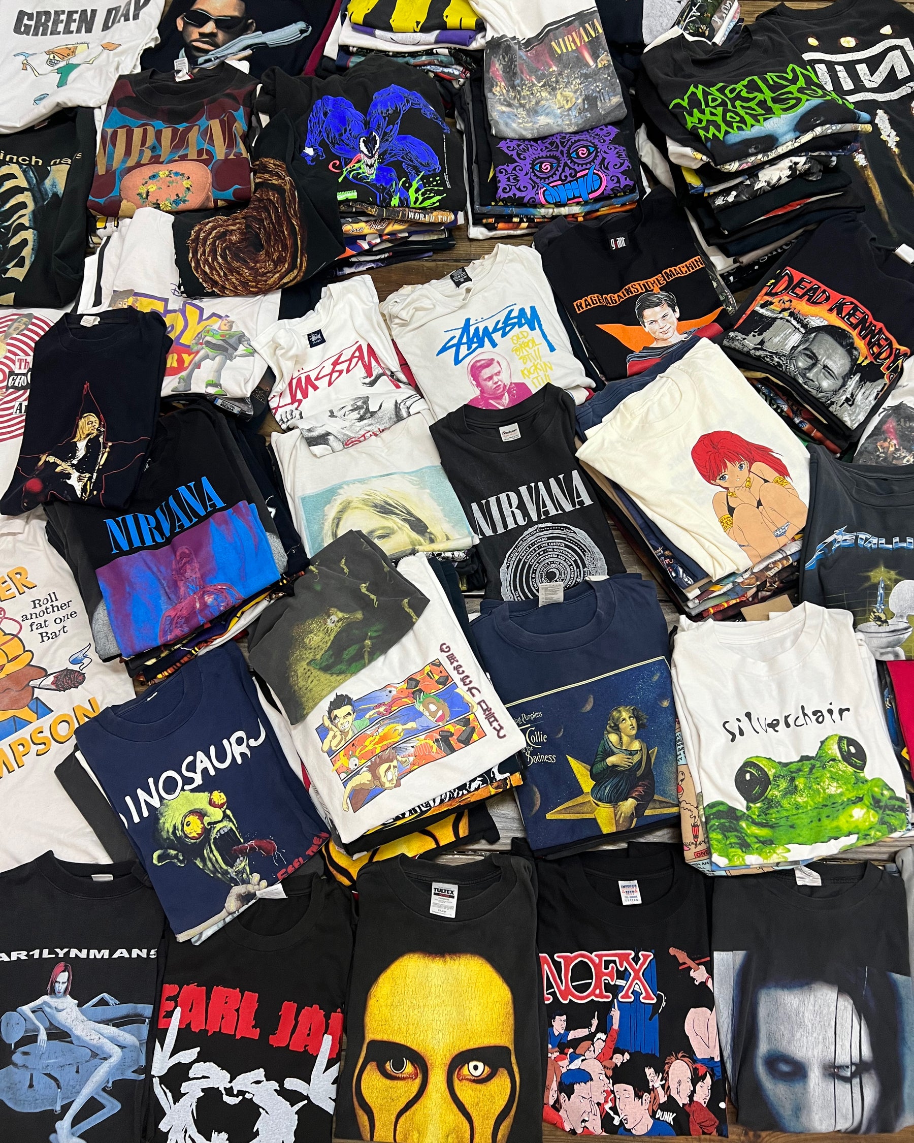 VINTAGE T-SHIRTS<br>POP UP by ZOUTUSSTORE